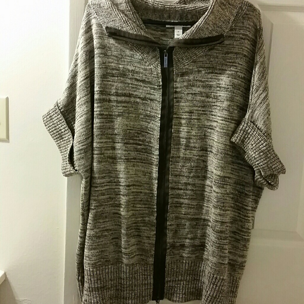 Kenneth Cole short sleeve sweater